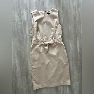 Ann Taylor dress size 4 fully lined